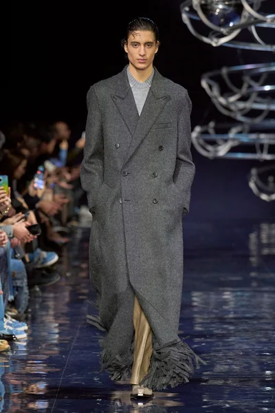 Look 27